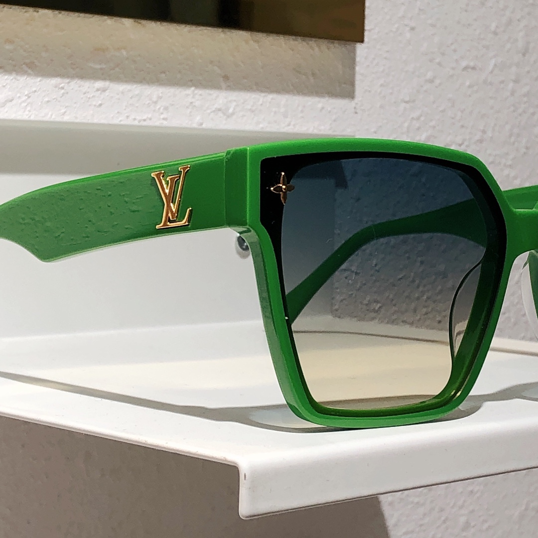 Louis Vuitton Sunglasses  Z0286 - DesignerGu