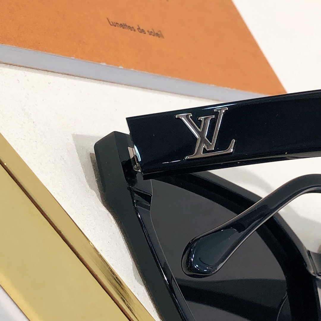 Louis Vuitton Sunglasses  Z0286 - DesignerGu