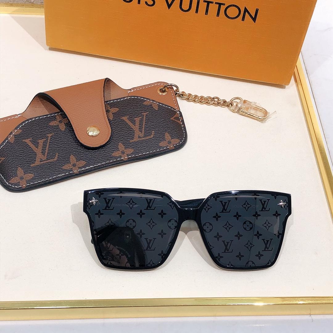 Louis Vuitton Sunglasses  Z0286 - DesignerGu