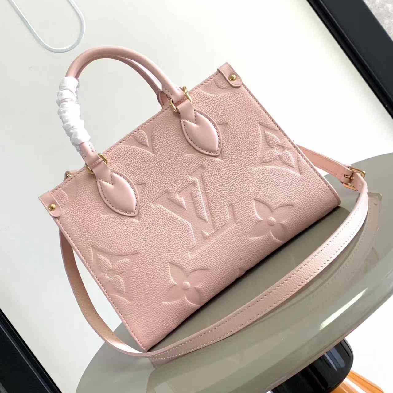 Louis Vuitton OnTheGo PM   M47135 - DesignerGu