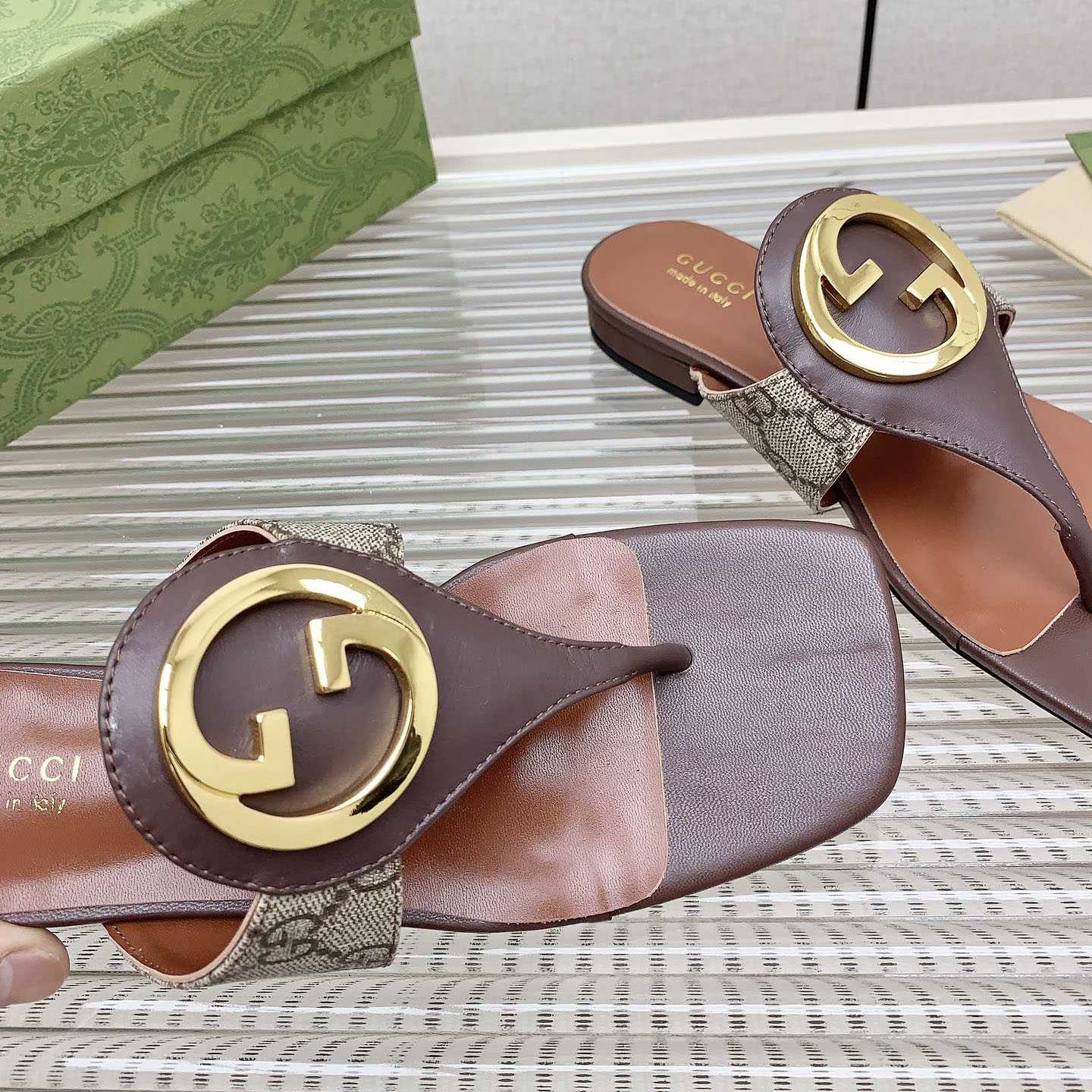 Gucci Brown Womens Blondie Thong Sandal - DesignerGu