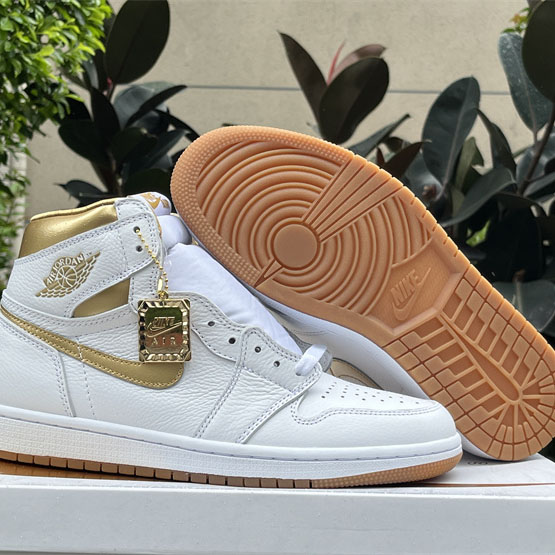 Air Jordan 1 High OG WMNS “Latte Sneaker    FD2596-021  - DesignerGu