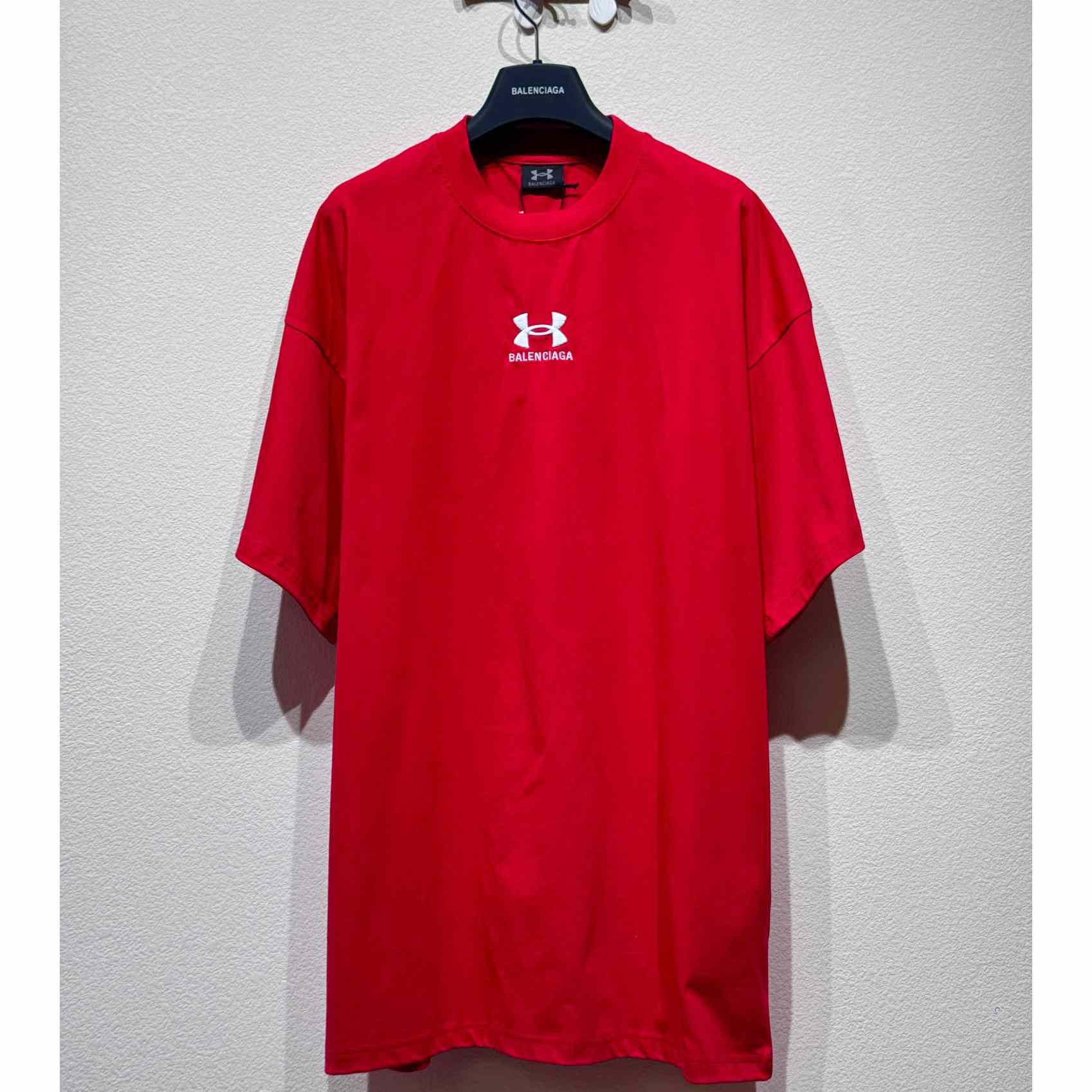 Balenciaga Under Armour® T-Shirt Oversized In Red - DesignerGu