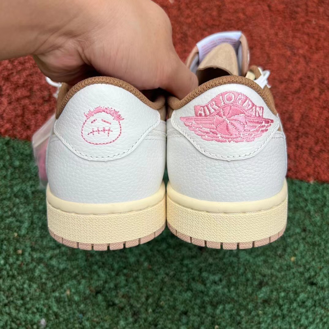 Travis Scott x Air Jordan 1 Low  Sneaker    DM7886-106 - DesignerGu