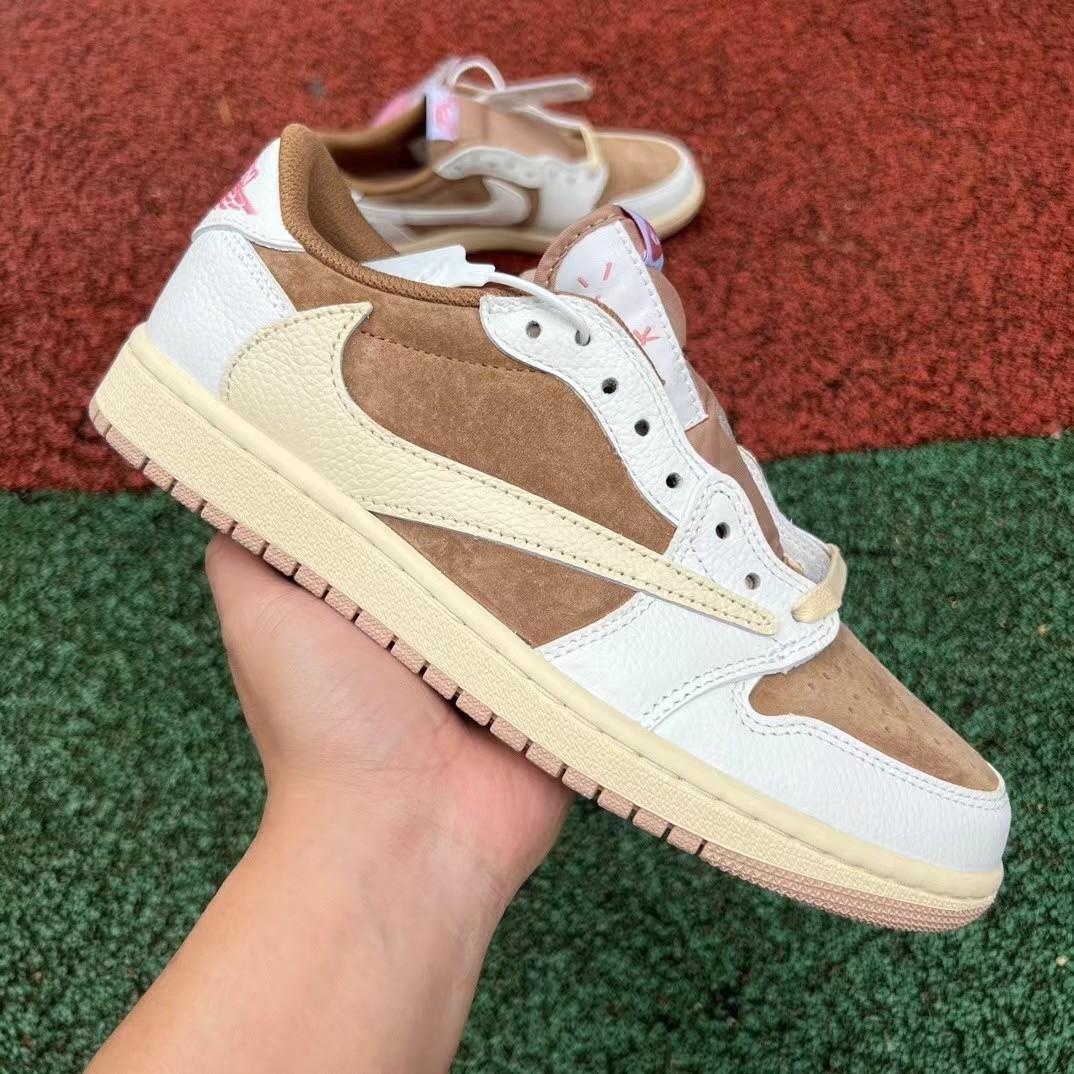 Travis Scott x Air Jordan 1 Low  Sneaker    DM7886-106 - DesignerGu