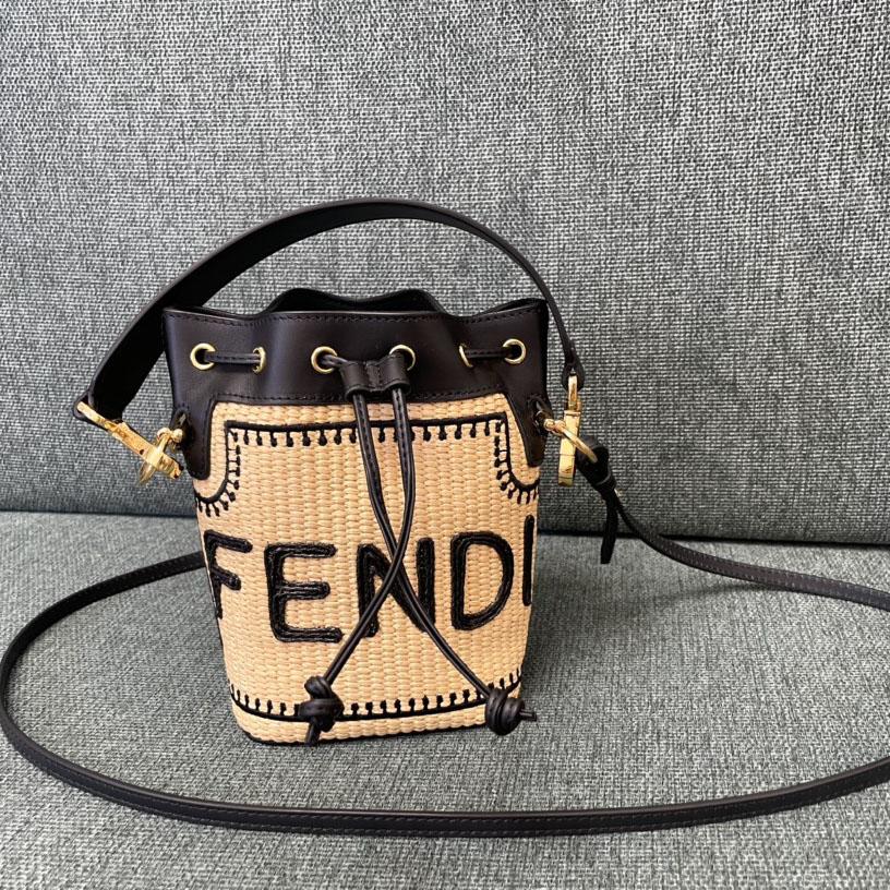 Fendi Bucket Bag (18-12-10cm) - DesignerGu
