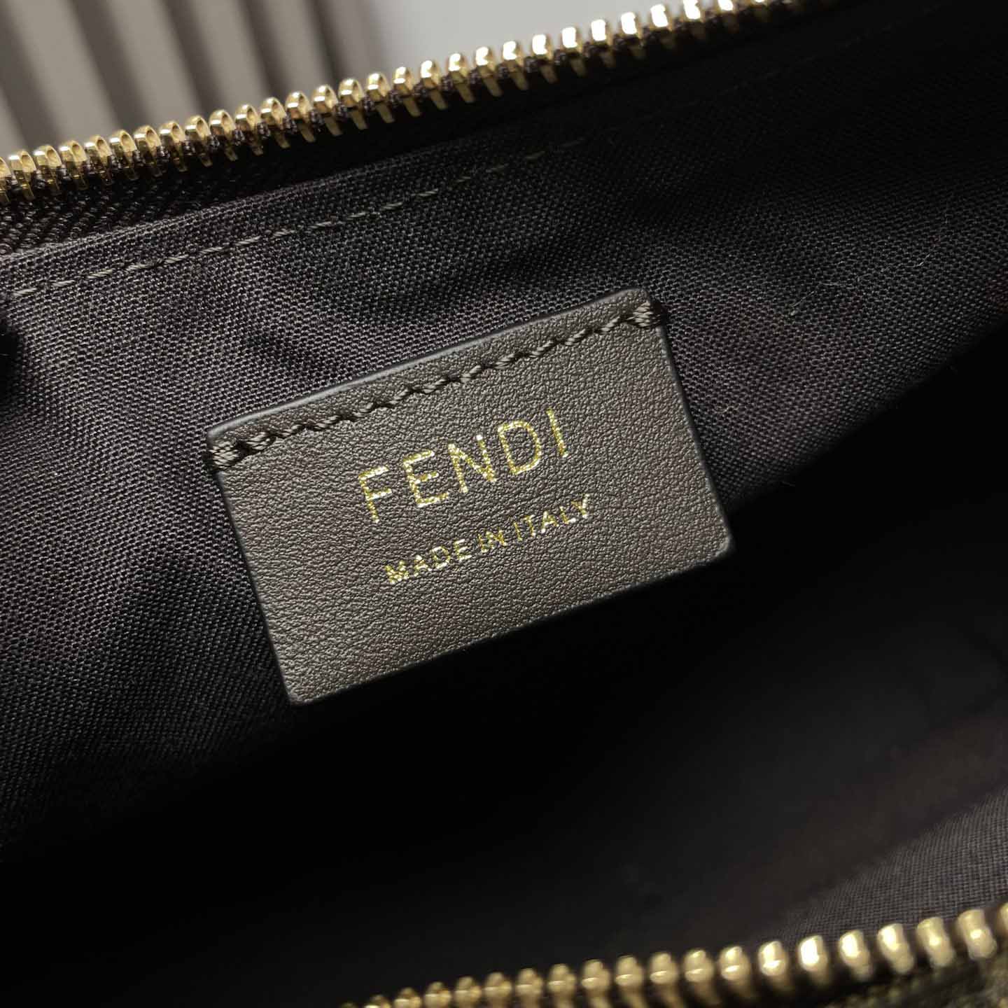 Fendi Fendigraphy Hobo Bag （29-24.5-10cm） - DesignerGu