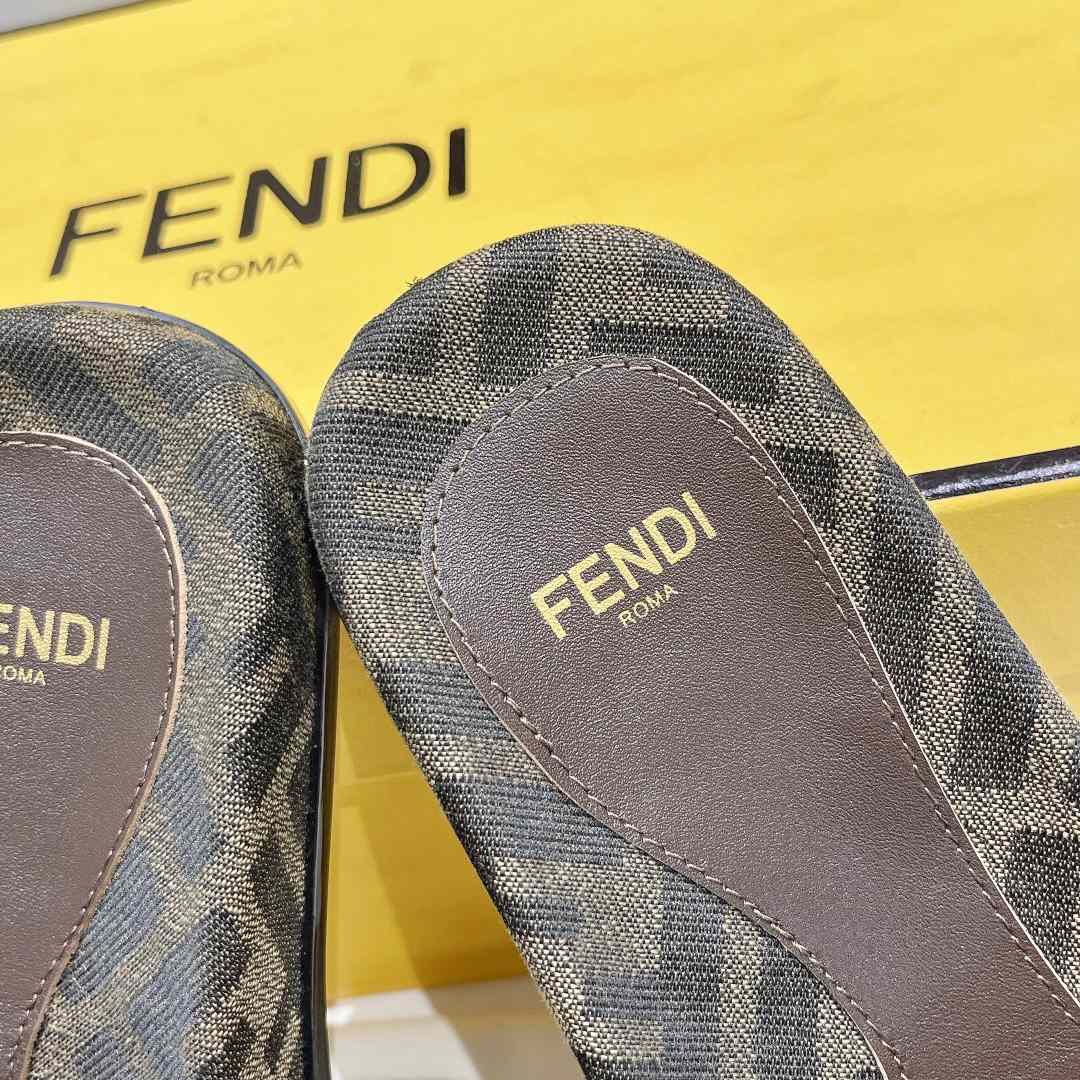 Fendi Feel Brown FF Jacquard Slides - DesignerGu