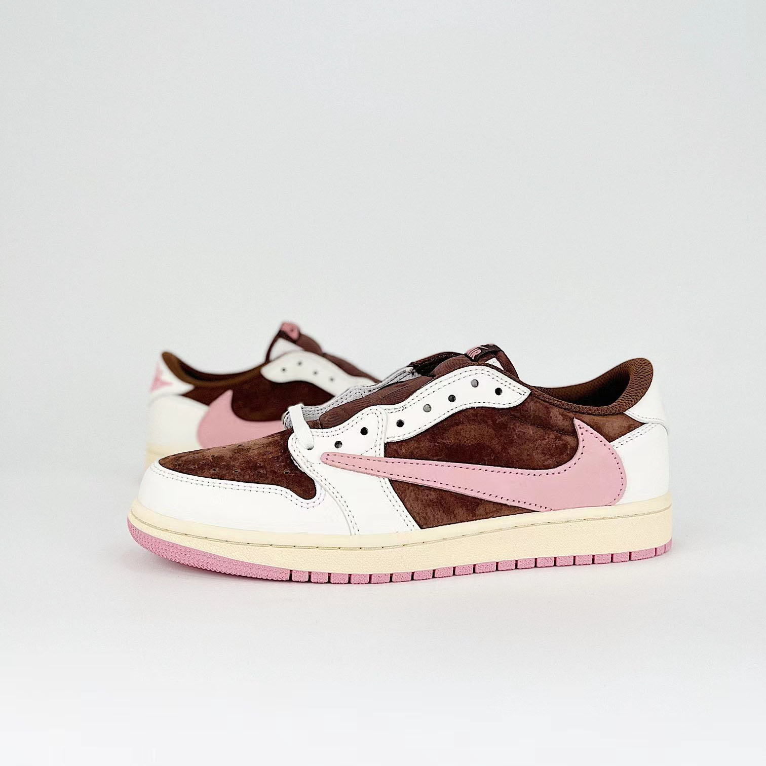 Travis Scott x Air Jordan 1 Low  Sneaker   DZ4137-206 - DesignerGu