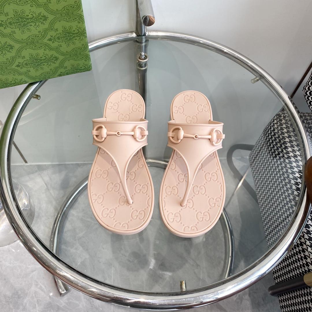 Gucci Women's Thong Sandal With Horsebit  - DesignerGu