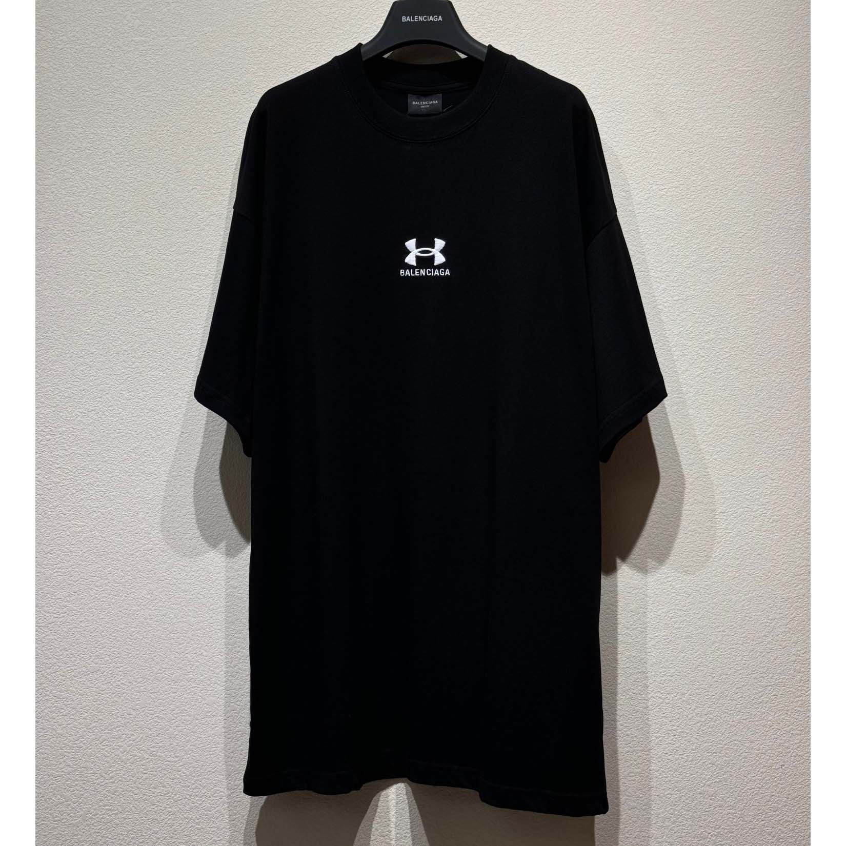 Balenciaga Under Armour® T-Shirt Oversized In Black And White - DesignerGu