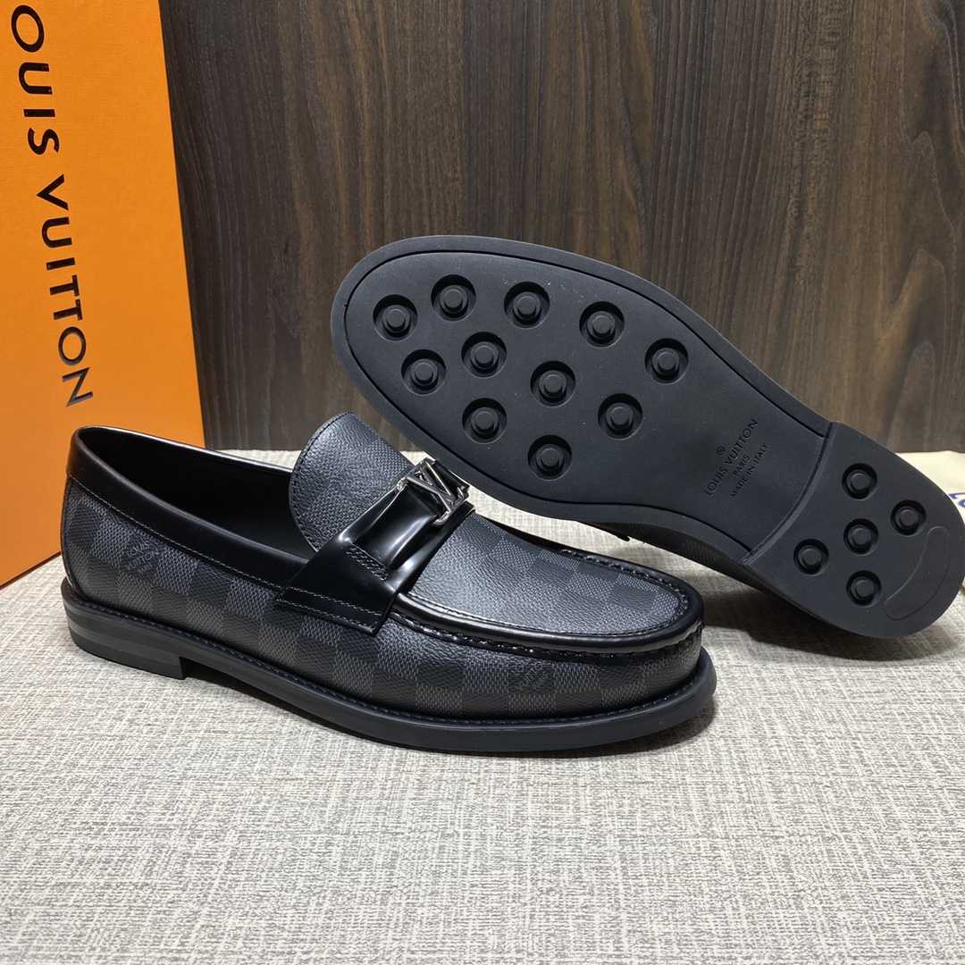 Louis Vuitton Hockenheim Moccasin - DesignerGu