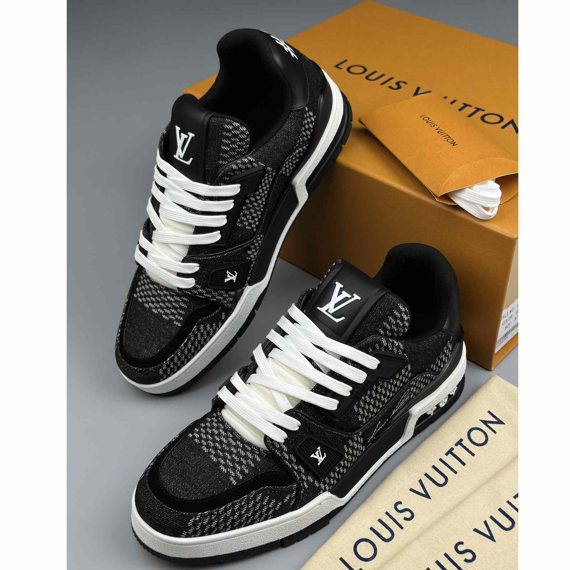 Louis Vuitton LV Trainer Sneaker    1AD6DZ - DesignerGu