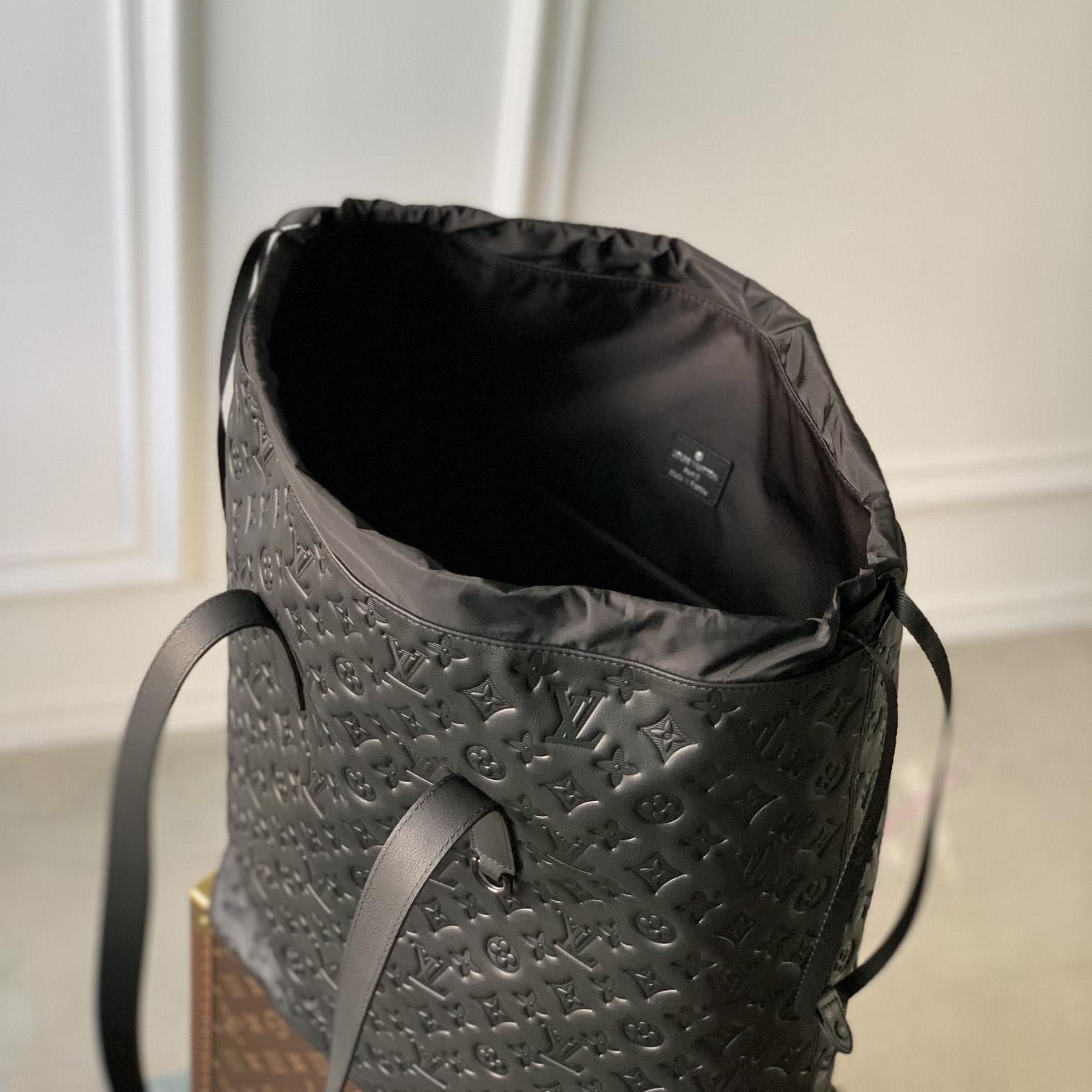 Louis Vuitton Helmet Bag   M46554 - DesignerGu