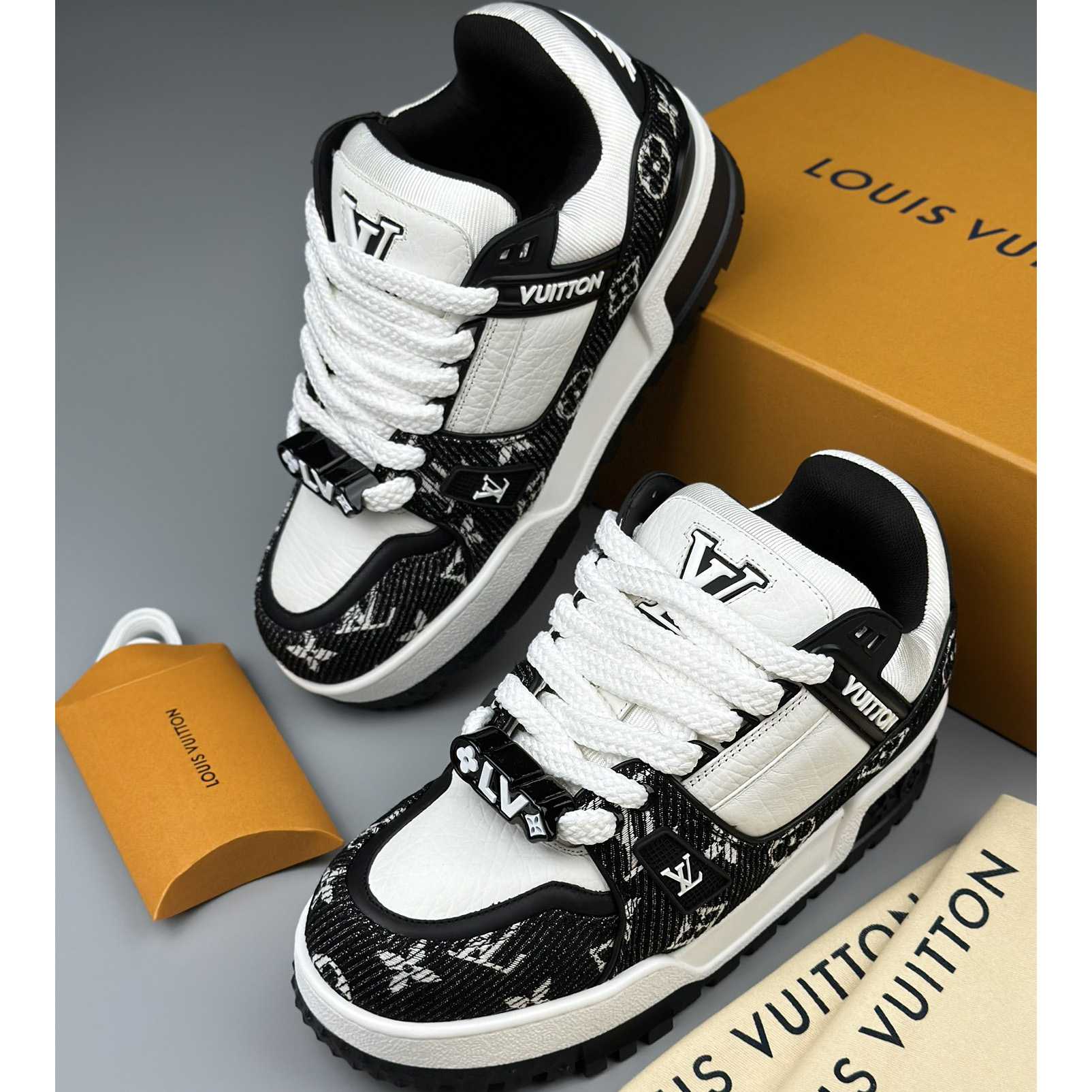 Louis Vuitton LV Trainer Maxi Sneaker  1ACXAG - DesignerGu