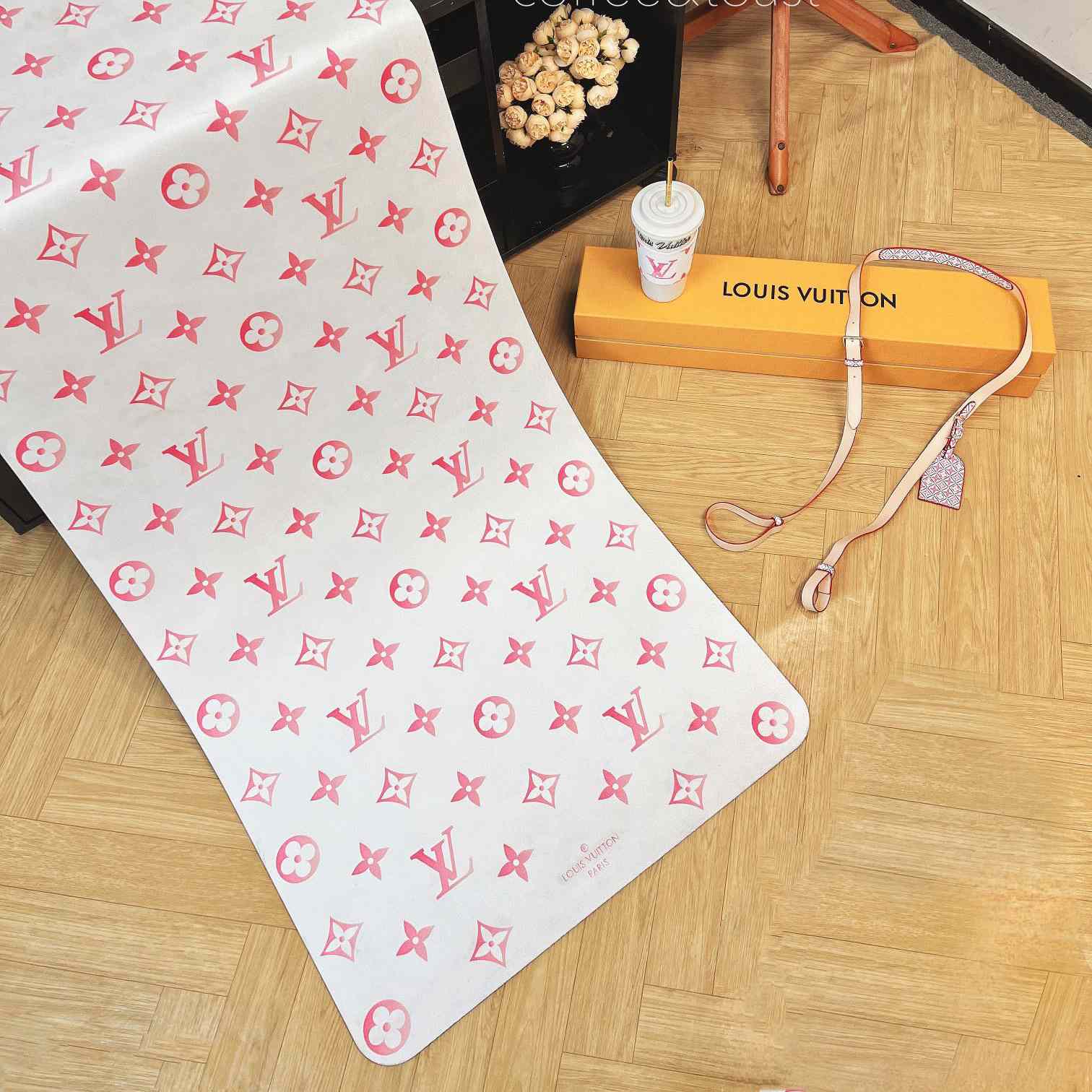 Louis Vuitton Exercise Mat  GI0920 - DesignerGu