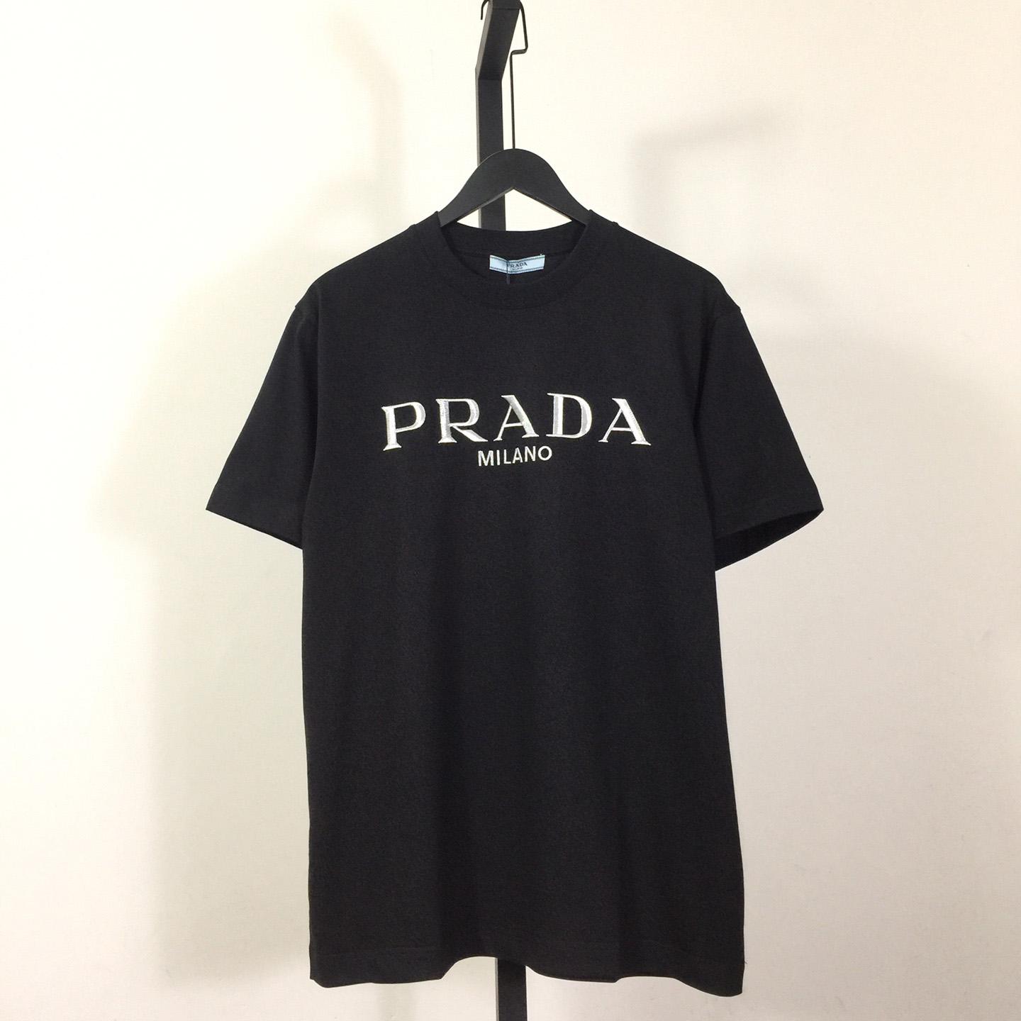 Prada Logo T-shirt - DesignerGu