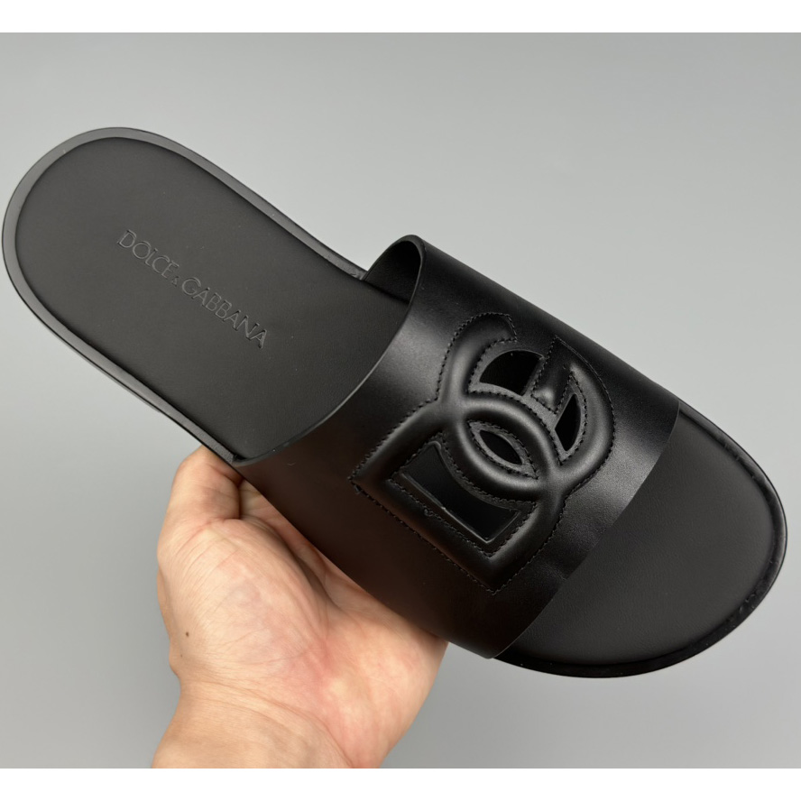 Dolce & Gabbana Calfskin sliders - DesignerGu