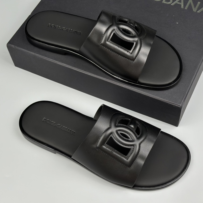 Dolce & Gabbana Calfskin sliders - DesignerGu