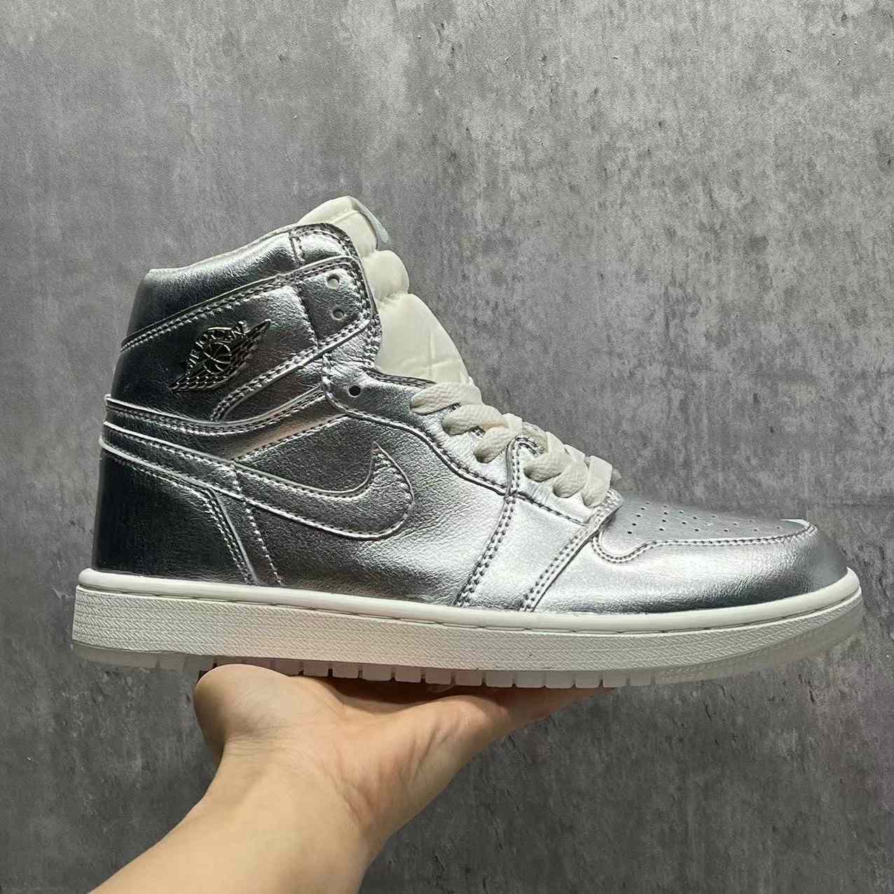 Jordan1 High OG“Chrome” Sneaker    FN7249-001 - DesignerGu