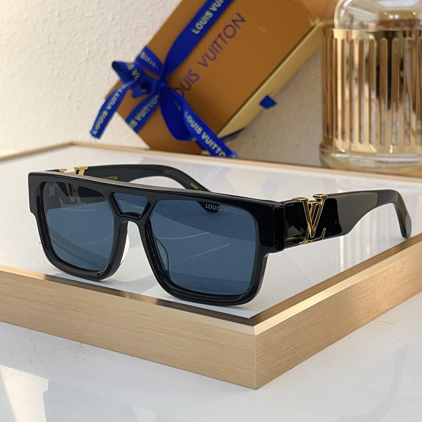 Louis Vuitton LV Sleek Square Sunglasses   Z2062W   - DesignerGu