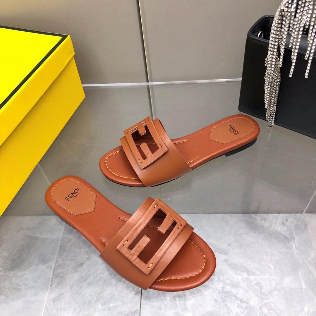 Fendi Baguette Brown Leather Slides - DesignerGu