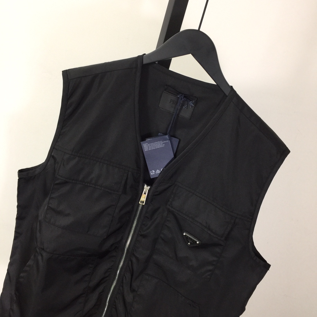 Prada Re-Nylon Vest - DesignerGu