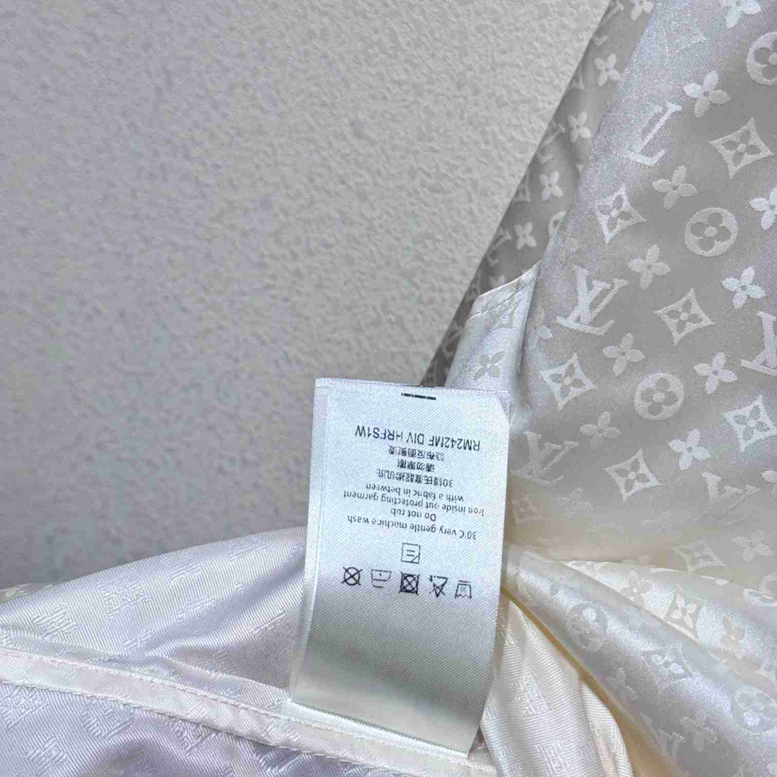 Louis Vuitton Monogram Long-Sleeved Silk Shirt   1AFJUD - DesignerGu