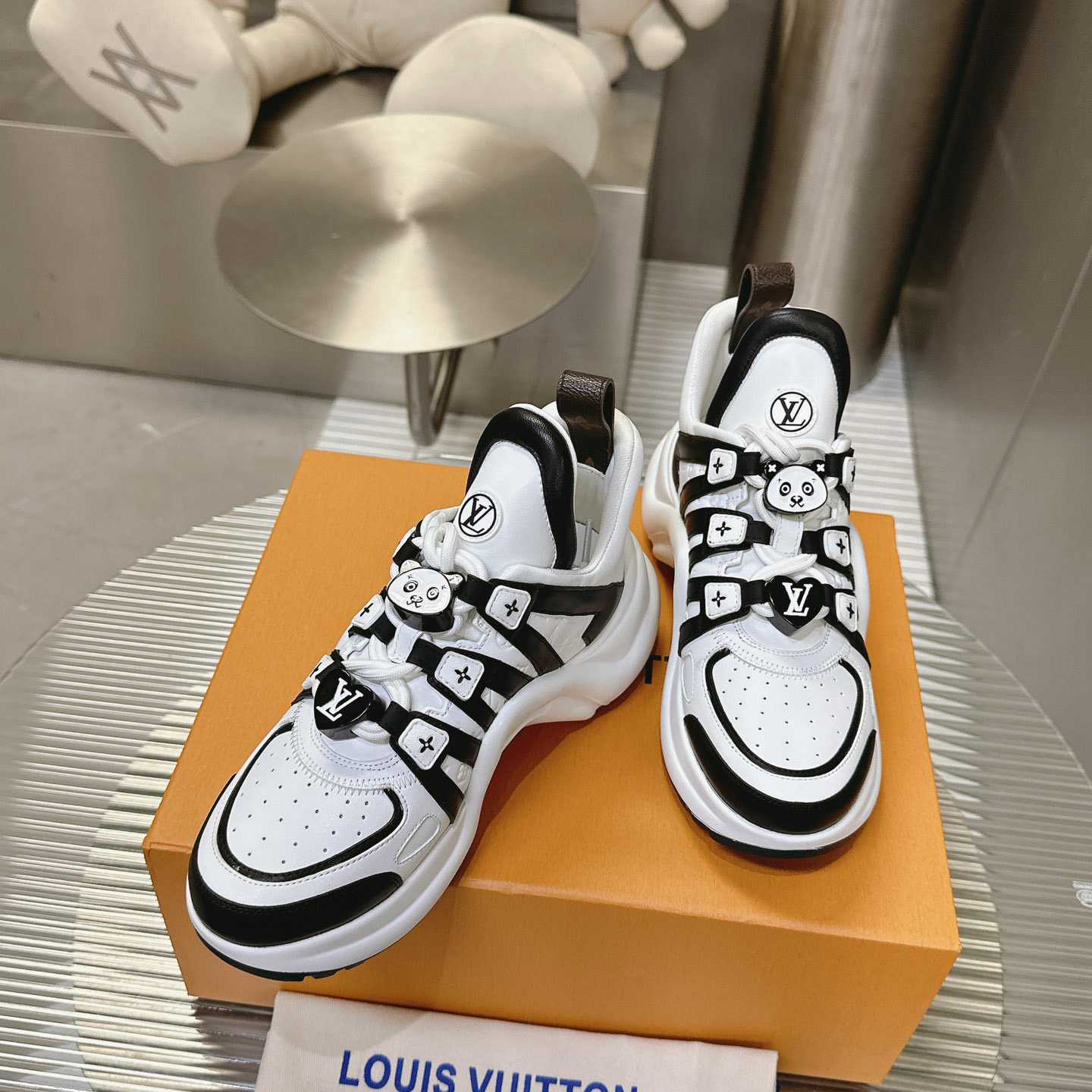 Louis Vuitton LV Archlight Sneaker    - DesignerGu