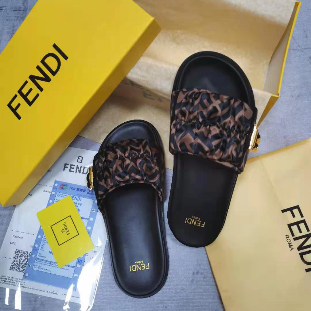 Fendi Vertigo Slides - DesignerGu