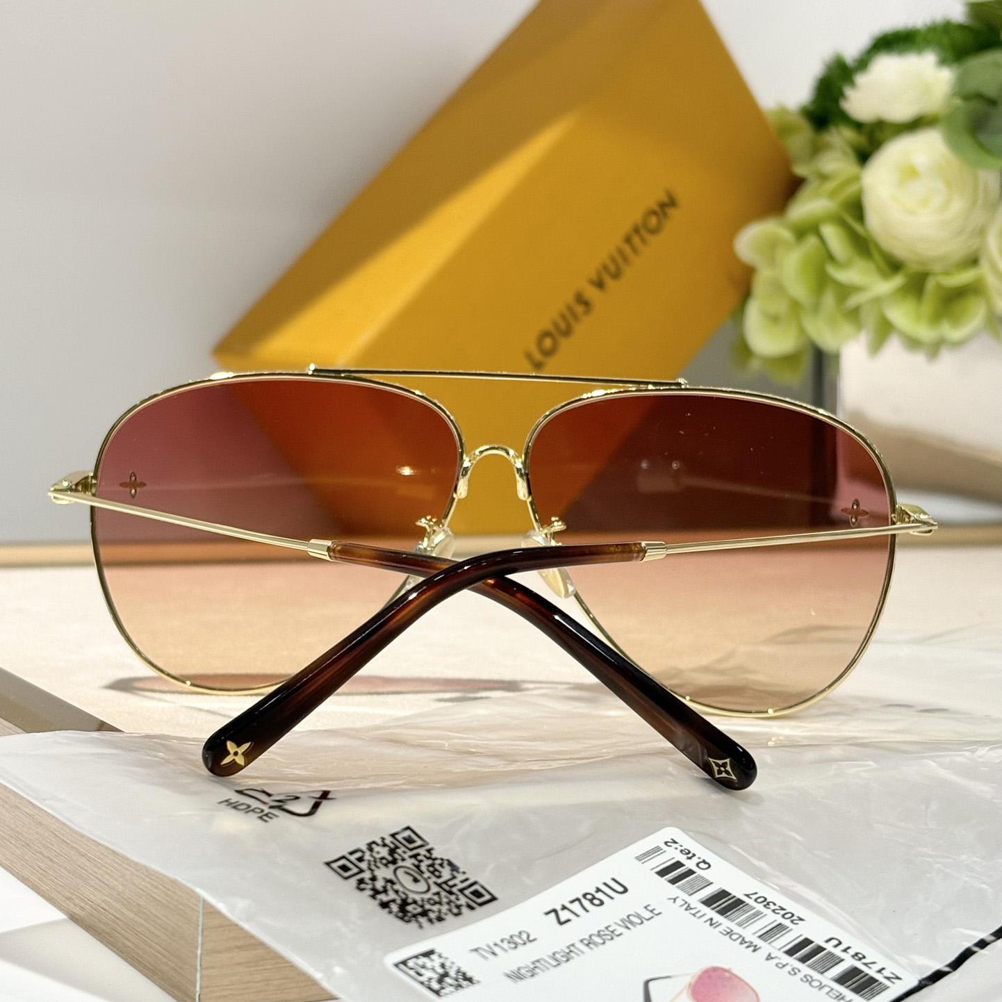 Louis Vuitton The LV Pilot Sunglasses   Z1621U - DesignerGu