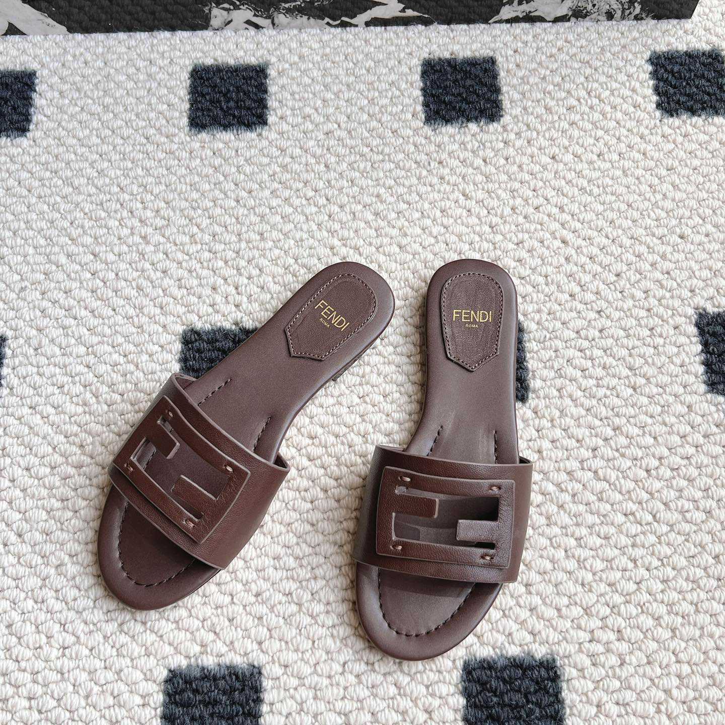 Fendi Baguette Brown Leather Slides - DesignerGu