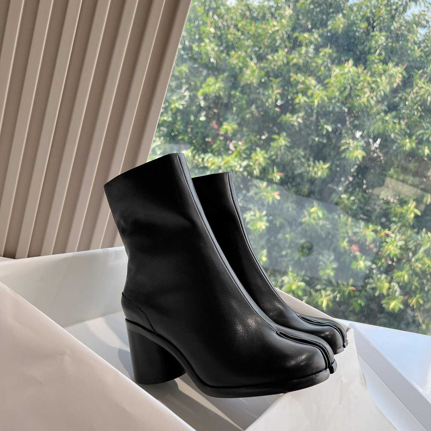 Maison Margiela Tabi Ankle Boots - DesignerGu