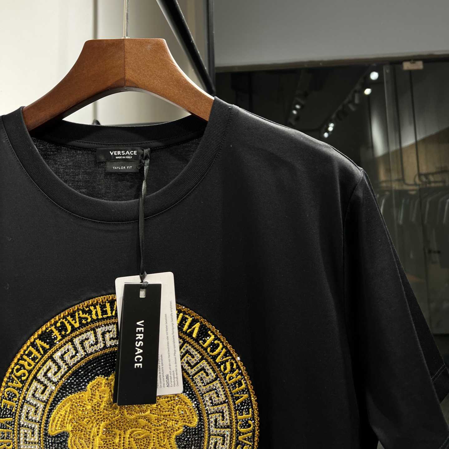 Versace Logo T-Shirt - DesignerGu