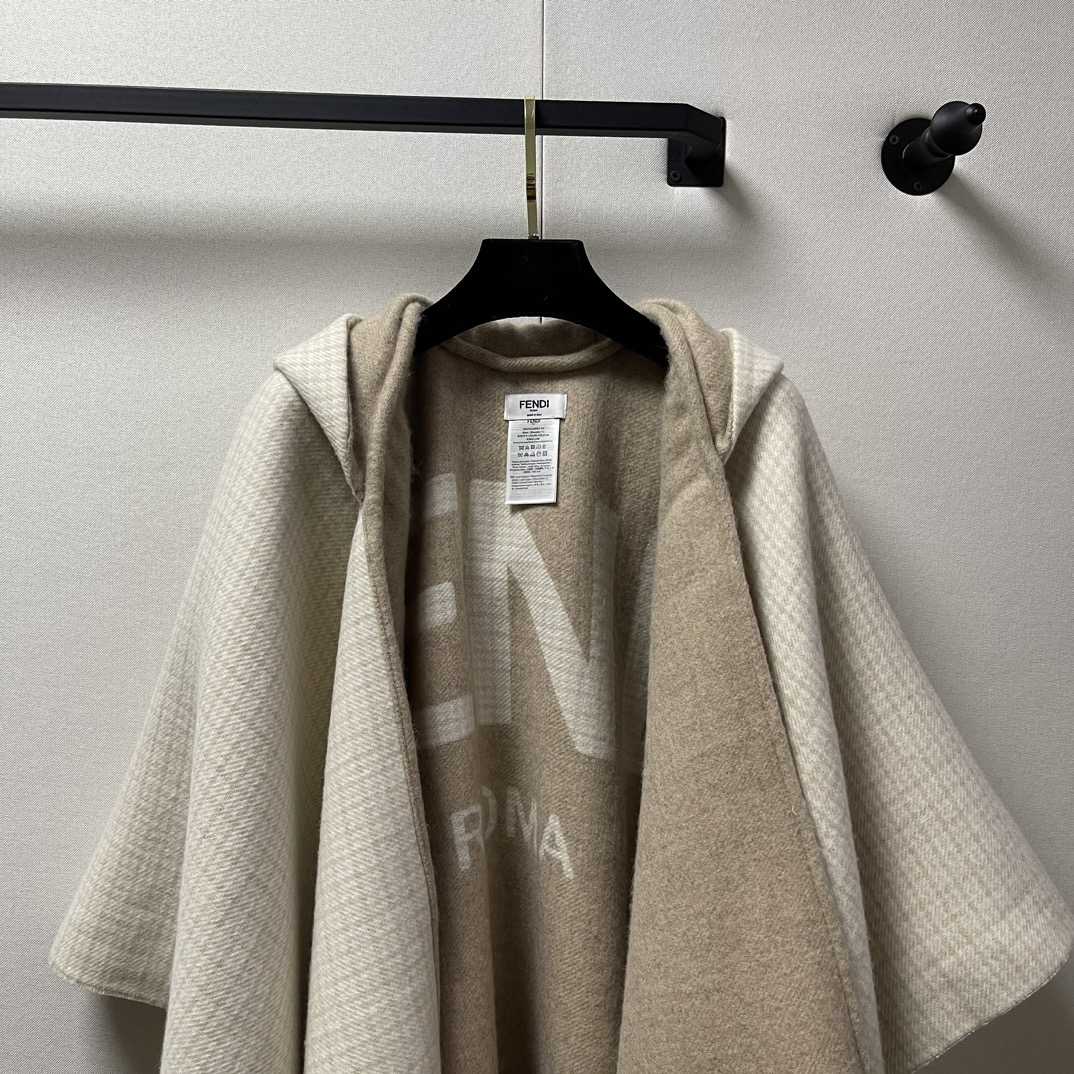 Fendi Poncho  140*160cm - DesignerGu