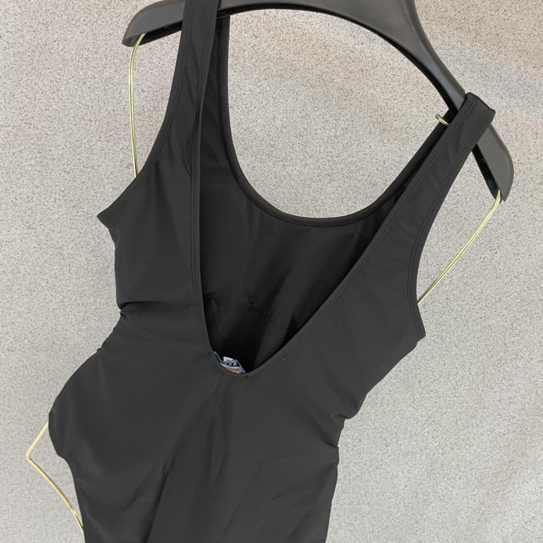 Gucci One-piece Swimsuit - DesignerGu