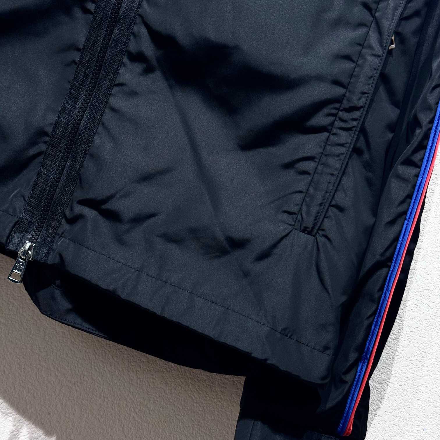 Moncler Hattab Logo-Patch Hooded Rain Jacket - DesignerGu