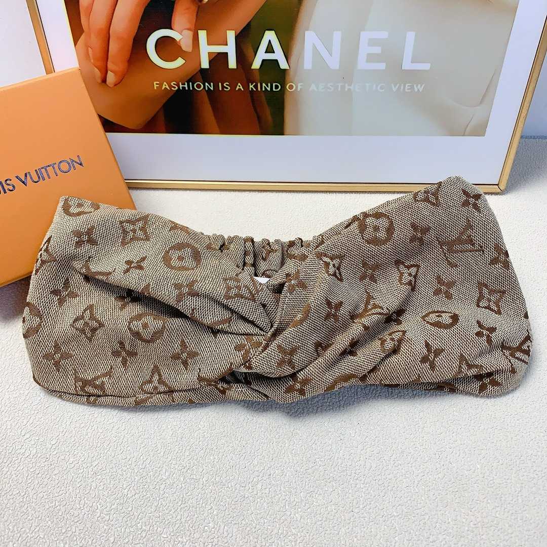 Louis Vuitton headband - DesignerGu