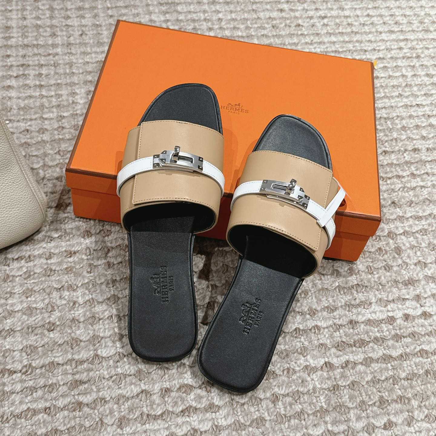 Hermes Giulia Sandal - DesignerGu