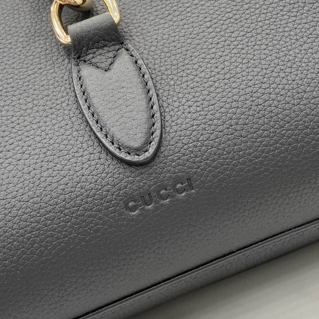 Gucci Medium Tote Bag With Hook Closure - DesignerGu