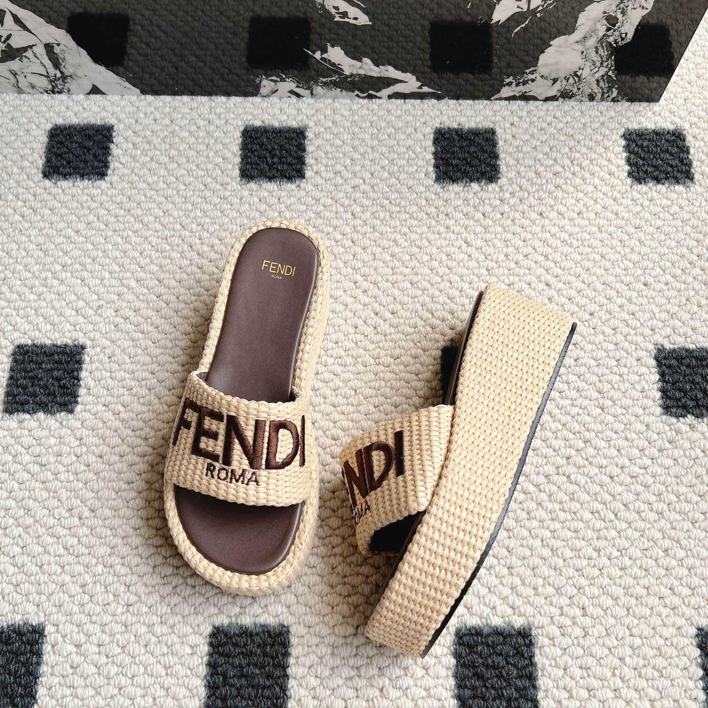 Fendi Sunshine Beige Cotton Fiber Flatform Slides - DesignerGu