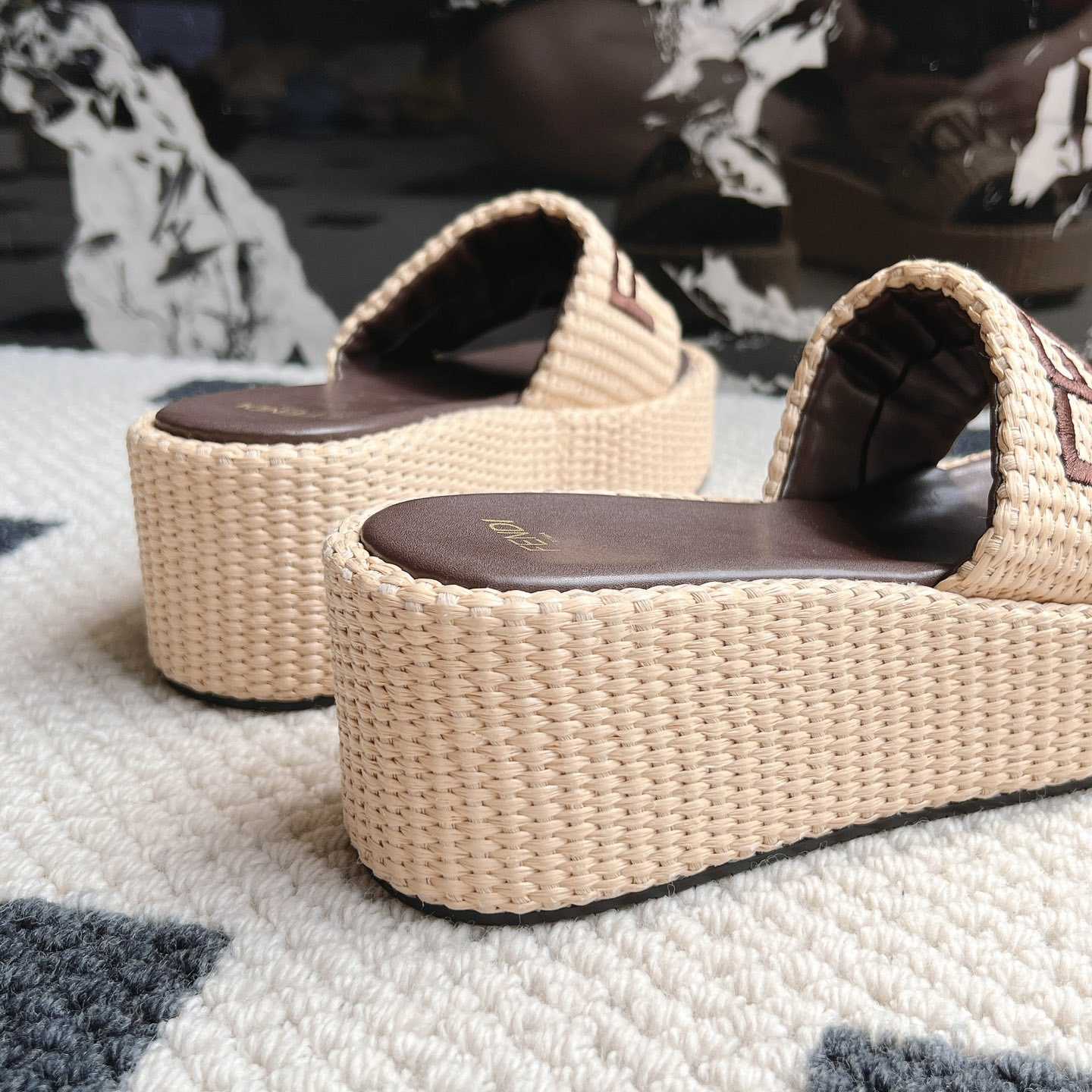 Fendi Sunshine Beige Cotton Fiber Flatform Slides - DesignerGu