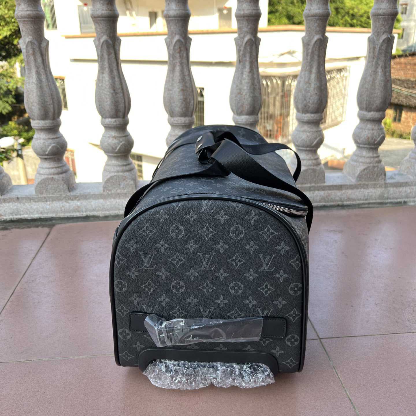 Louis Vuitton Horizon Soft Duffle 55 - DesignerGu