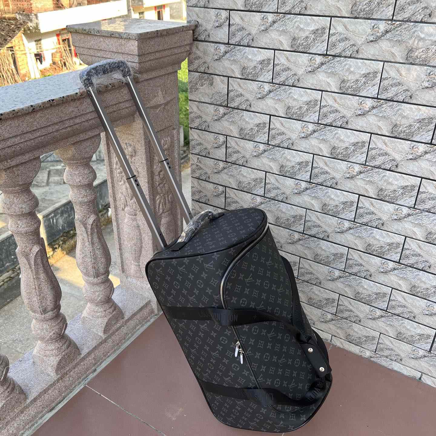 Louis Vuitton Horizon Soft Duffle 55 - DesignerGu