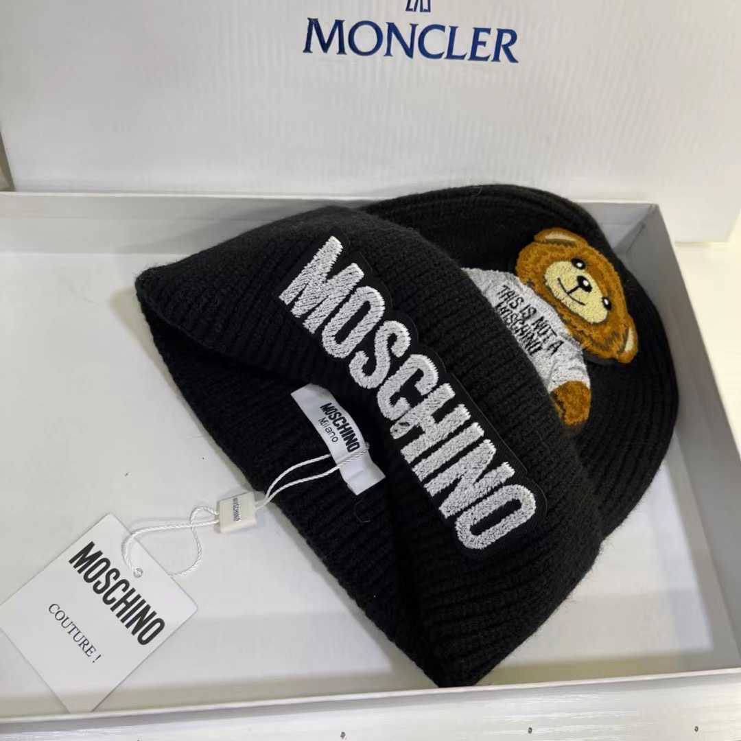 Moschino Beanie  - DesignerGu