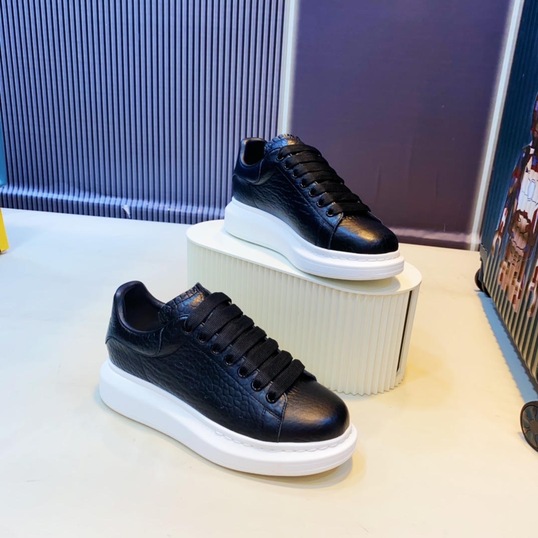 Alexander Mcqueen Oversized sneakers - DesignerGu