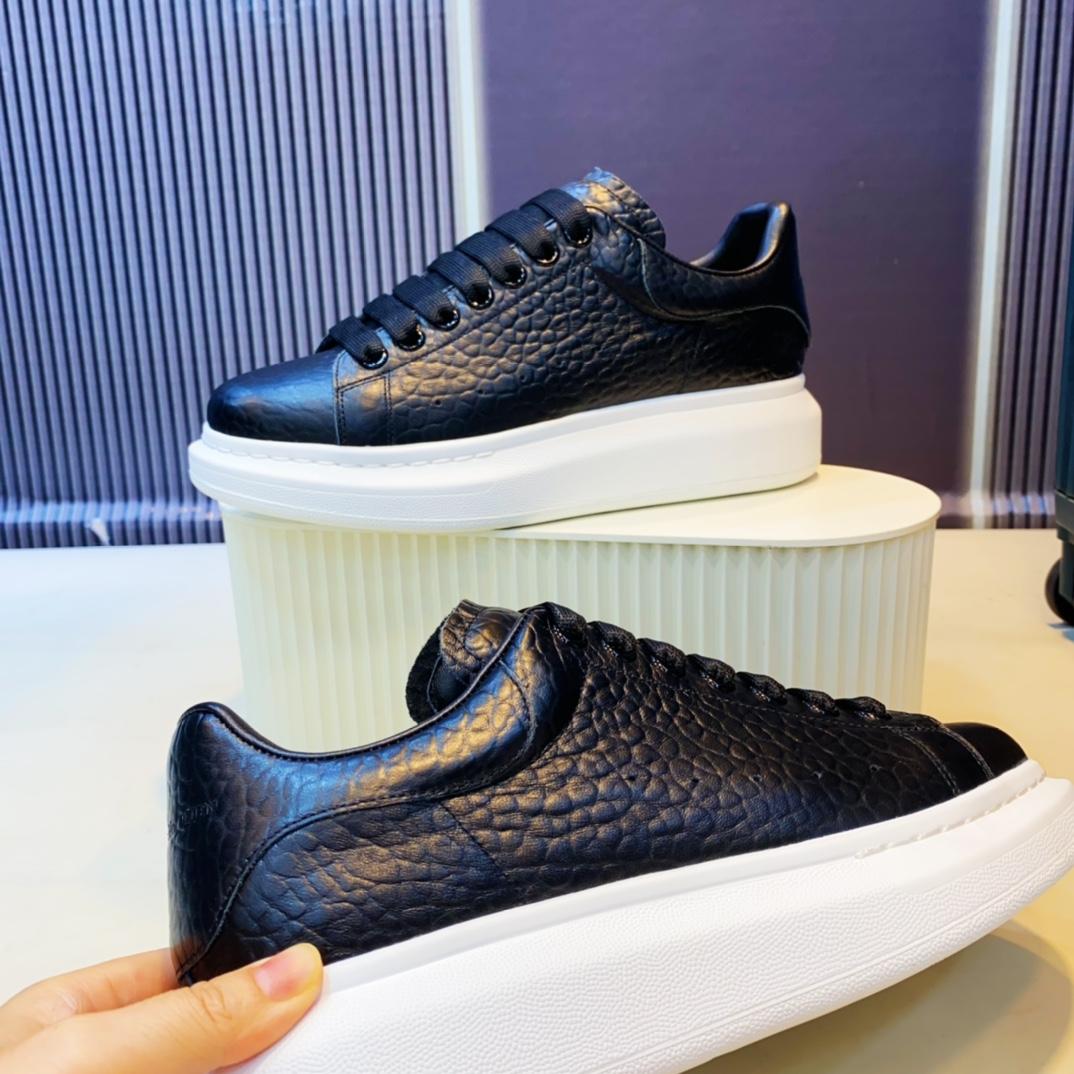 Alexander Mcqueen Oversized sneakers - DesignerGu