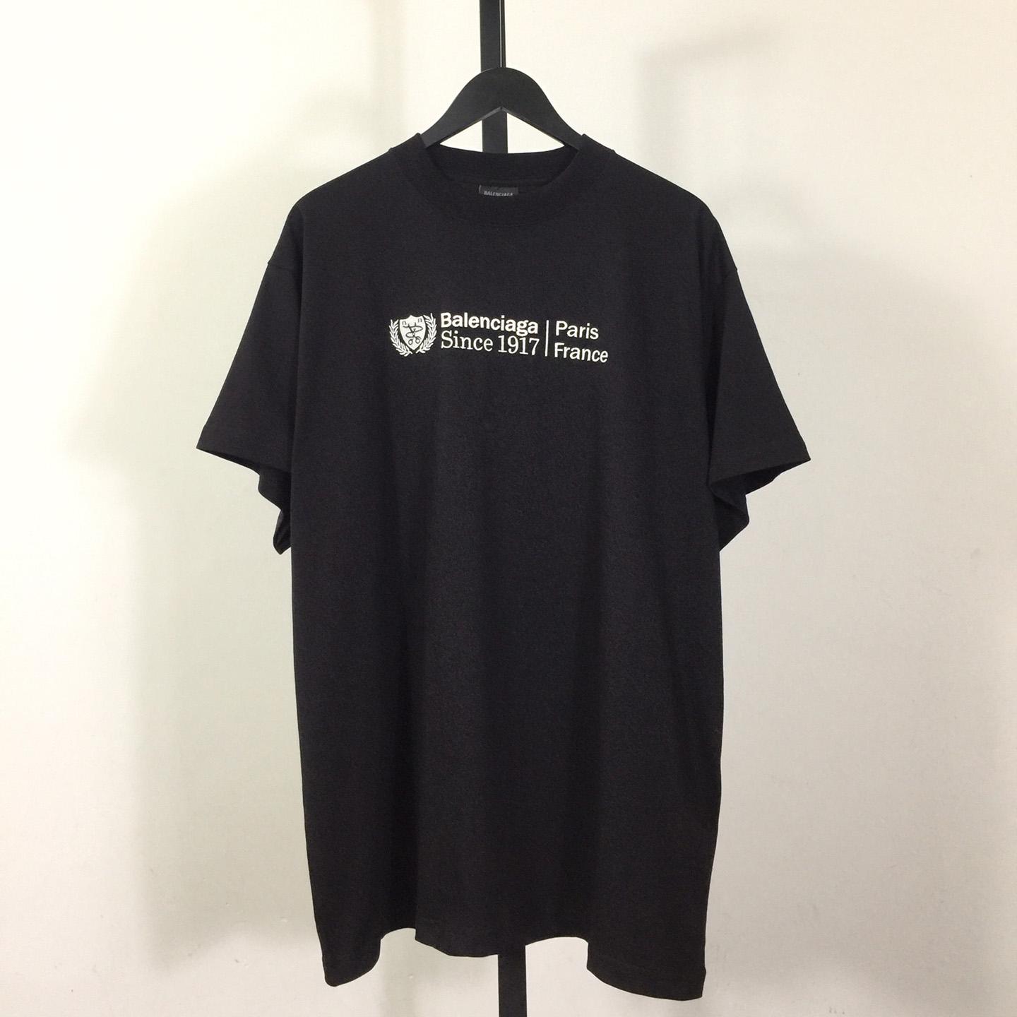 Balenciaga T-Shirt Medium Fit  - DesignerGu