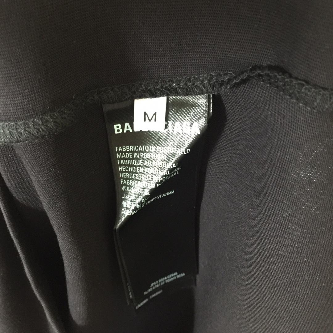 Balenciaga T-Shirt Medium Fit  - DesignerGu