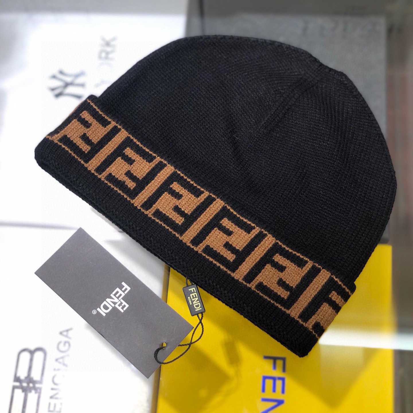 Fendi Beanie  - DesignerGu